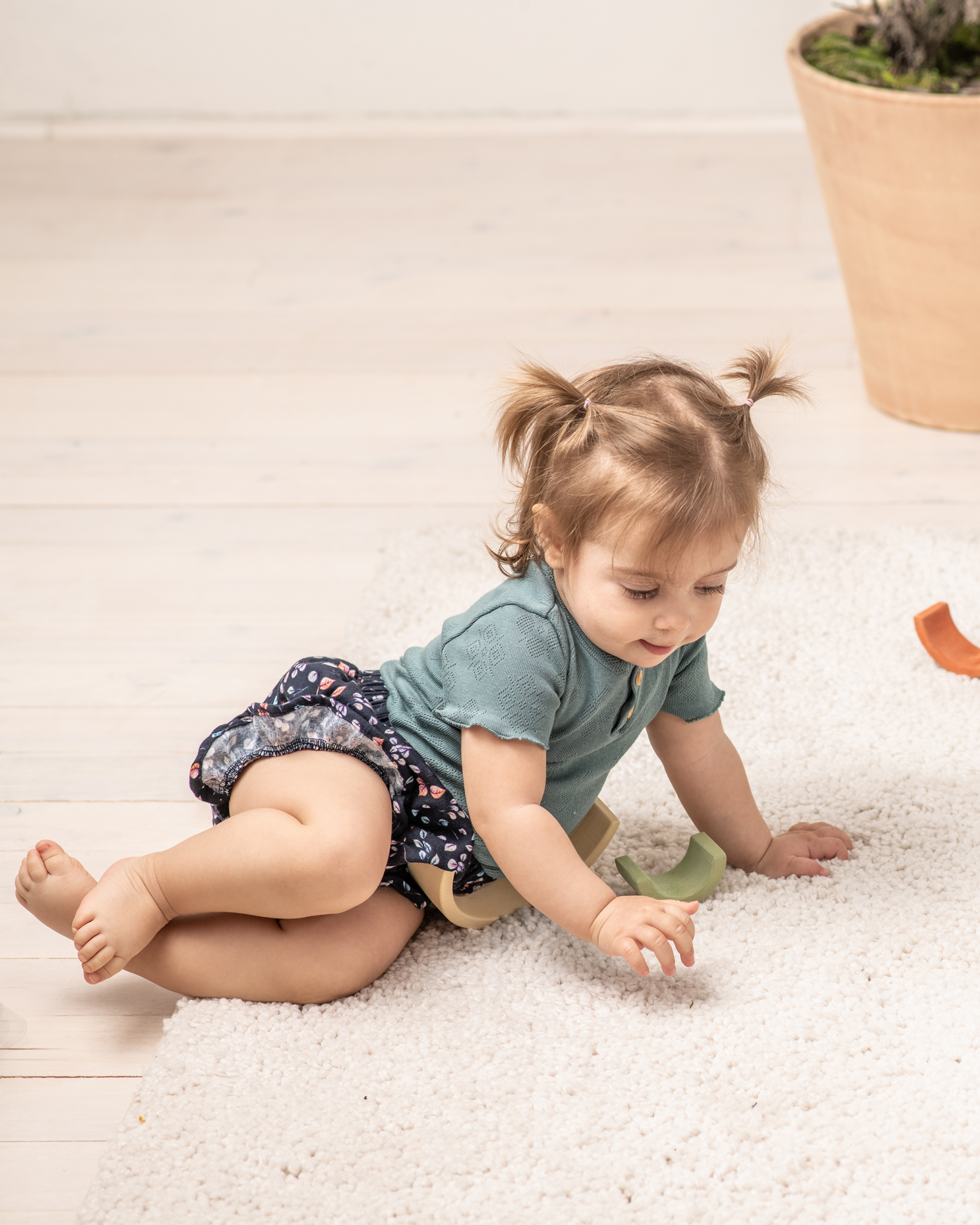 Short-sleeved bodysuit