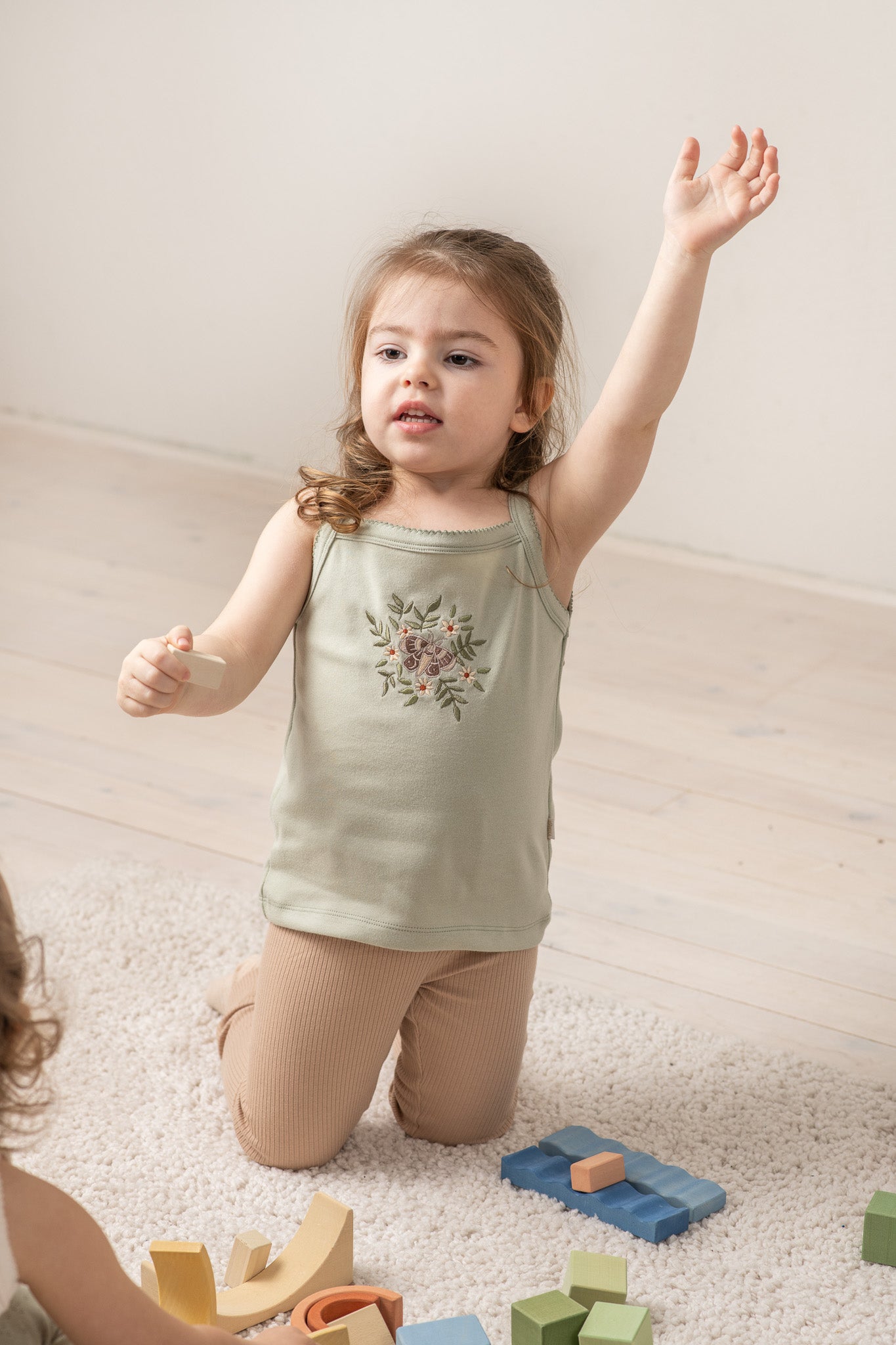 T-shirt with straps and embroidery